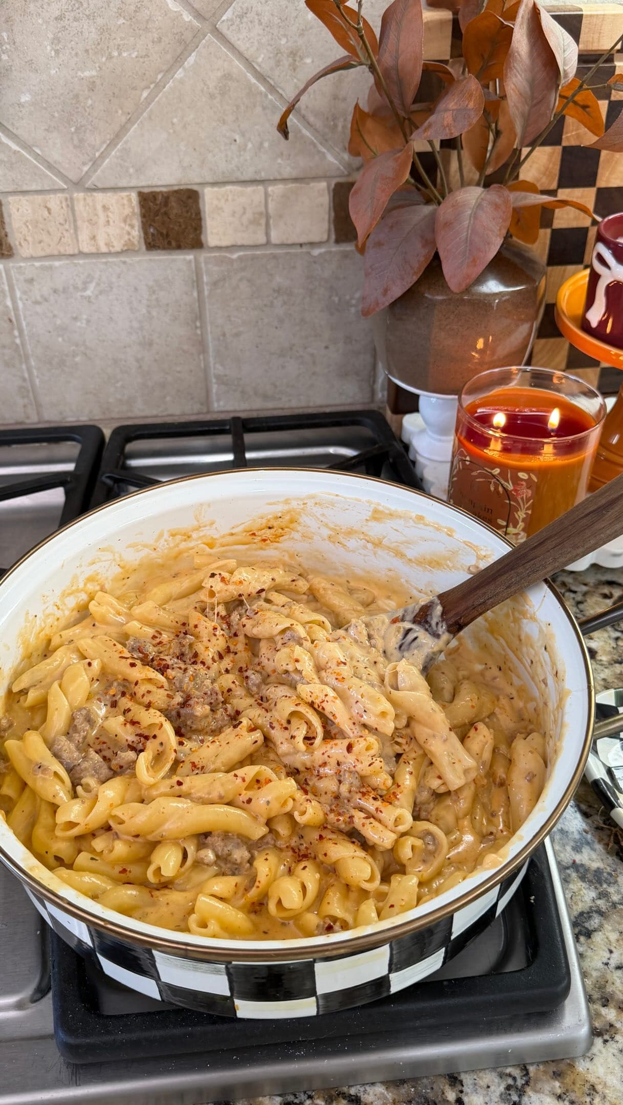 Easy Delicious Dinner Idea! This pasta is sooo yummy!! Super easy to make! This is on rotation at my house, the kids lov