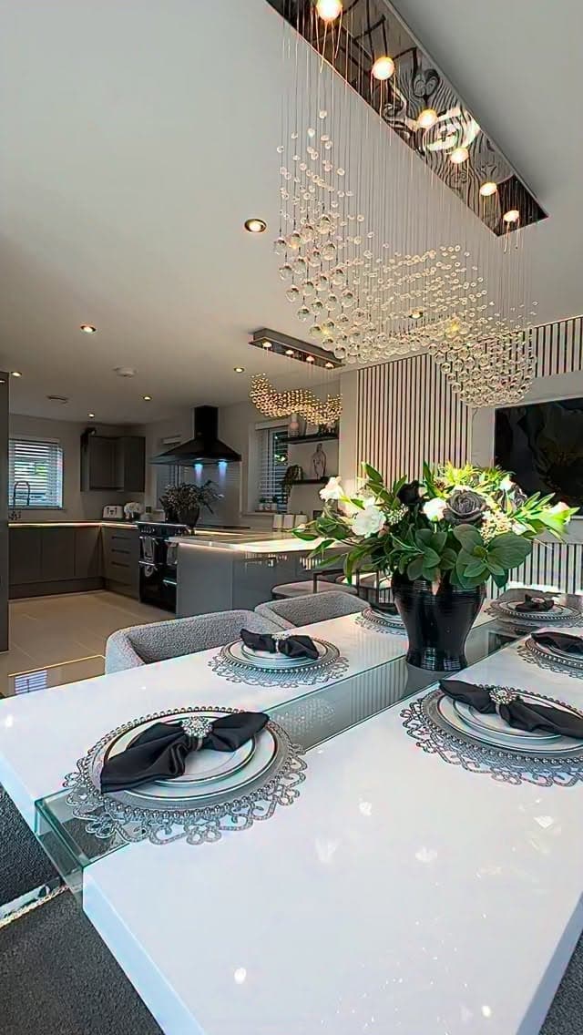 Happy BH weekend 🥂
.
.
.
.
#hometour #inspire_me_home_decor #modernhome #homeinspo #newbuildhouse