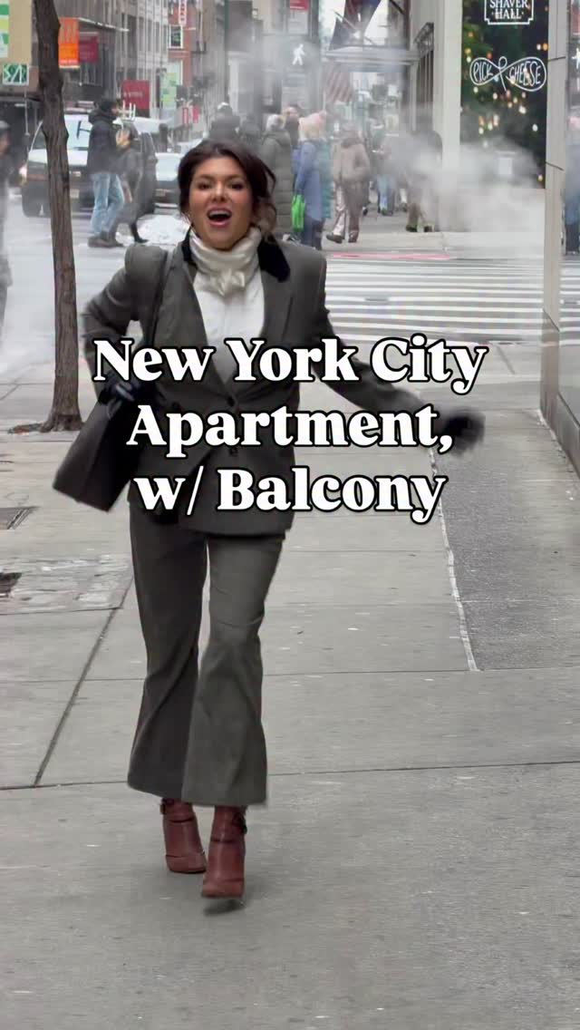 This will up your real estate portfolio… 💅🚬👢
#realtor #sketch #nyc #comedy #realestate
Styling: @hmerrick