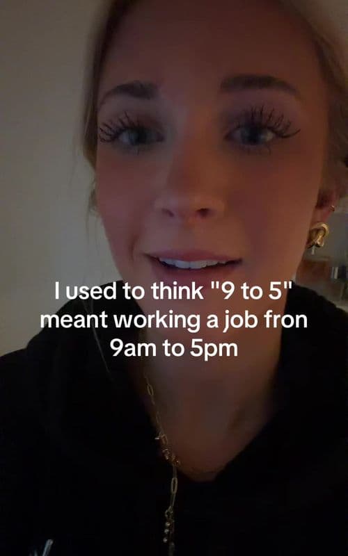 @theelliebarker