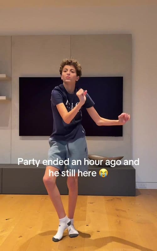 He lowkey hitting that tho #fyp #viral #blowup #funny #skit