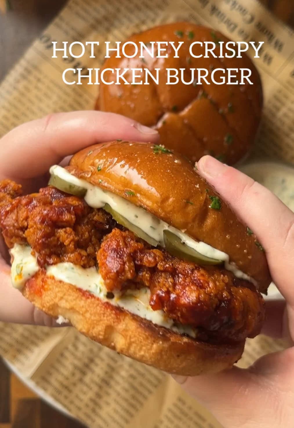 Hot honey crispy chicken burger Ingredients: Chicken Marinade: Chicken breast 300 ml buttermilk Salt, black pepper Garl