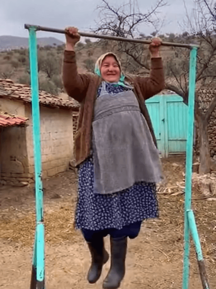 Сутрешна гимнастика #bulgaria #bulgarian #humor #grandma #funn #ai #sora2 #falldown #morning #gymnastik #fyppppppppppppp