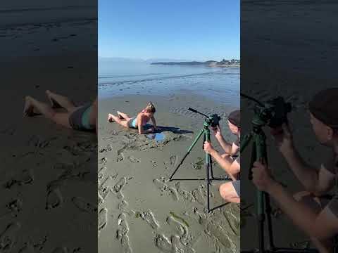 Insane hearts on the beach photo idea ποΈ β₯οΈ #creativephotography #photoideas #photography